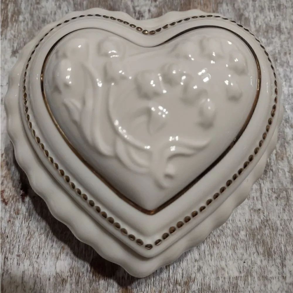 👍 New Lenox Jewelry Trinket Box 4". Plays Beethoven Fur Elise. C4